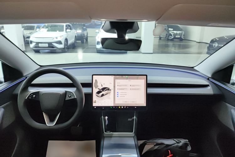 Used Tesla Model Y 2025 Rear-Wheel-Drive Version Center Console