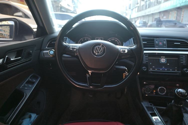 Used Volkswagen Lamando 2015 280TSI Manual Comfort Edition
