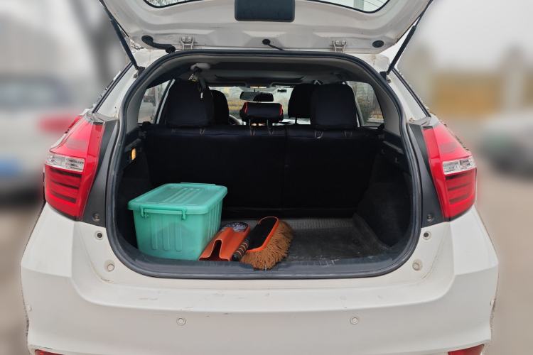 Used Toyota YARiS L Zhi Xuan 2016 Revised Version 1.5G CVT with Dynamic Sunroof