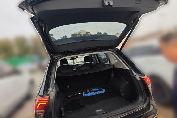 Used Volkswagen Tiguan L 2023 330TSI Automatic Two-Wheel Drive R-Line Enjoyment Edition Trunk