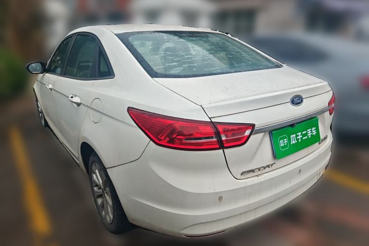 Used Ford Escort 2015 1.5L Automatic Fashion Model
