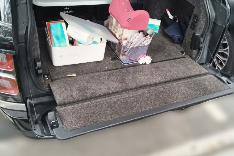 Used Land Rover Range 2019 3.0 SC V6 Long-wheelbase Version Trunk