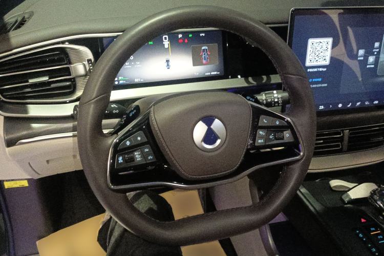 Used Denza D9 2025 DM-i Intelligent Drive 1020 Four-Wheel Drive Prestige Model