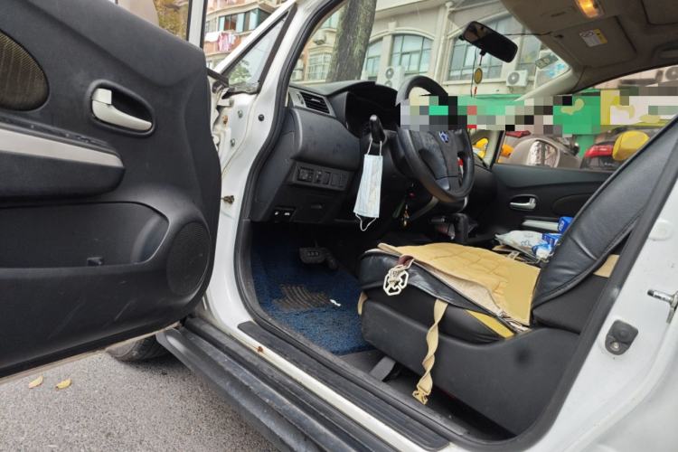 Used Venucia R50X 2013 1.6L Automatic Version with Beidou Navigation