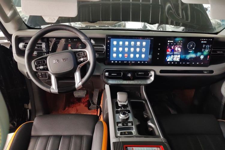 Used BAIC Off-Road BJ40 2024 2.0T All-New Urban Hunter Edition Chivalrous Style
