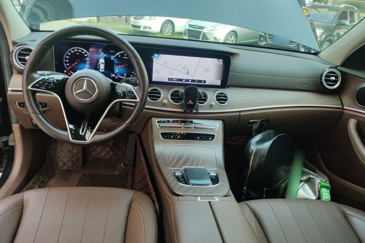Used Mercedes-Benz E-Class 2023 E 300 L Stylish Model Center Console
