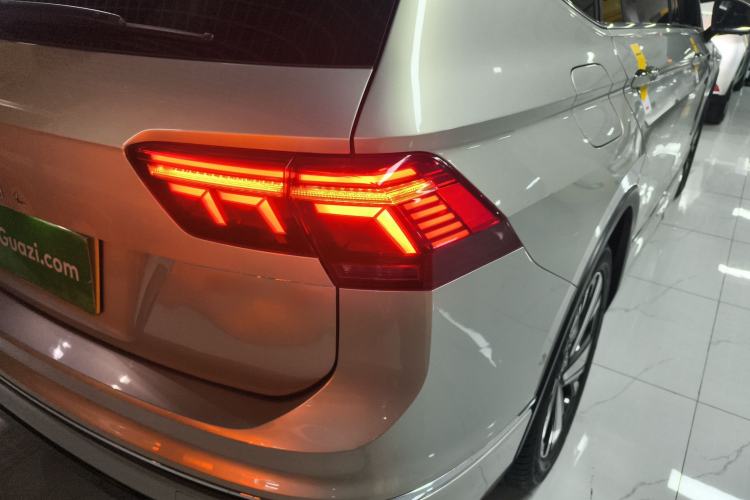 Used Volkswagen Tiguan L 2023 Restyled 330TSI Automatic Two-Wheel Drive R-Line Enhanced Comfort Version
