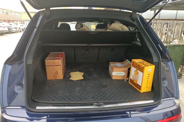 Used Audi Q7 2022 55 TFSI quattro S line Ice and Snow Sports Edition Trunk