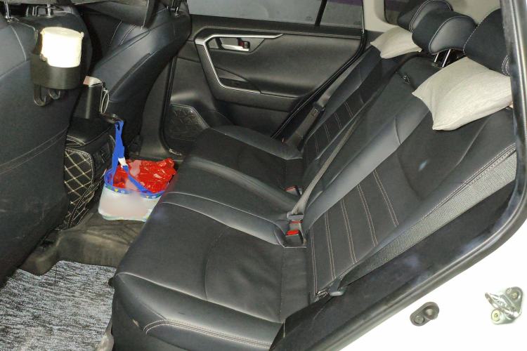 Used Toyota Wildlander 2022 Dual-Motor 2.5L E-CVT 4x4 Luxury PLUS Edition
