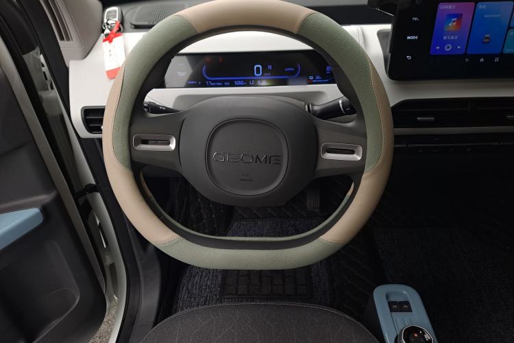 Used Geely Galaxy Panda 2024 Panda Mini 200km Endurance Bear Steering Wheel