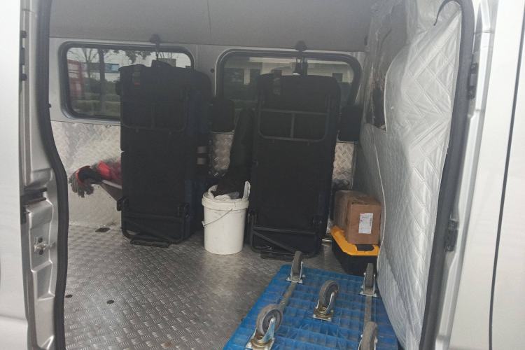 Used Dongfeng Yufeng 2021 2.0T Power King Front-Drive Logistics Vehicle Long Wheelbase Mid-Roof Design 6–9 Seats China VI Emission Standard ZD20
