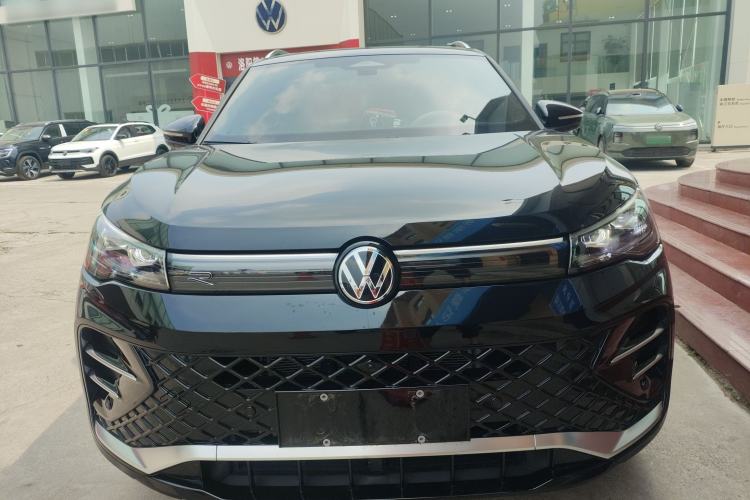 Used Volkswagen Tiguan L 2025 PRO 380TSI Two-Wheel-Drive R-Line Smart Edition
