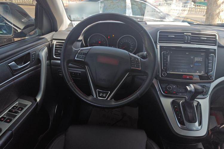 Used Haval H6 2015 Sport Edition 1.5T Automatic Two-Wheel Drive Luxury Model Steering Wheel
