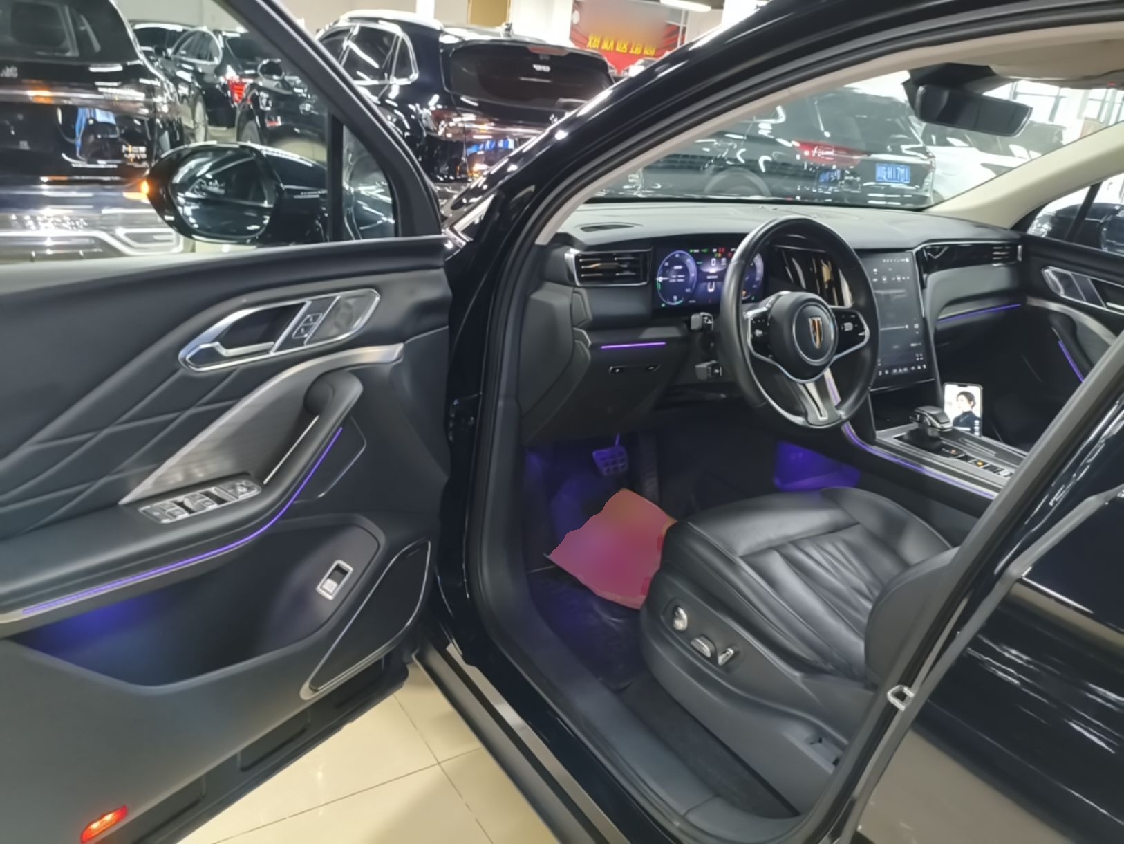 Hongqi HS7 PHEV 2024 2.0T PHEV Four-Wheel Drive Flagship Edition 6 Seats — снимка 20
