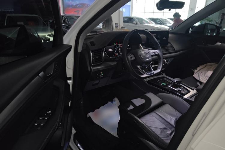 Used Audi Q5L 2023 40T Fashionable and Dynamic Edition
