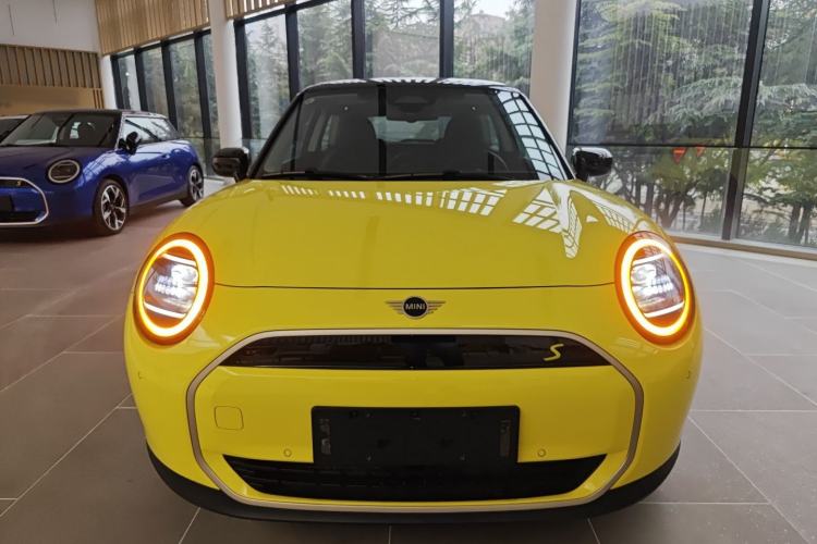 Used MINI Electric MINI COOPER 2024 452km COOPER SE Artist