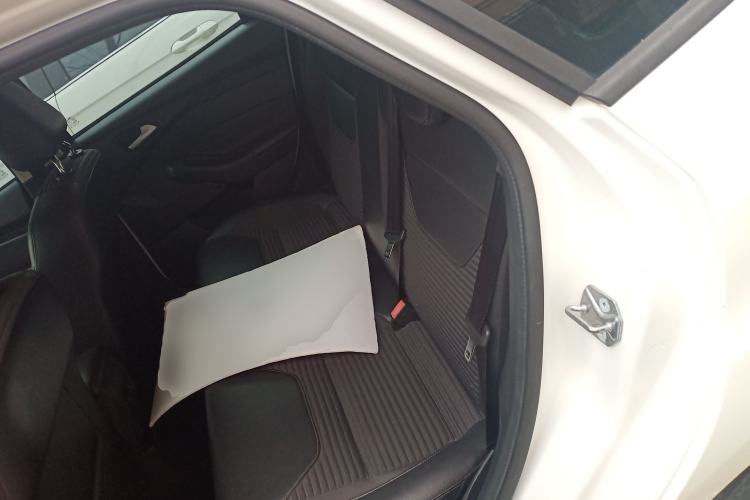 Used Ford Focus 2017 Sedan 1.6L Automatic Fashion Edition Smart Drive Version
