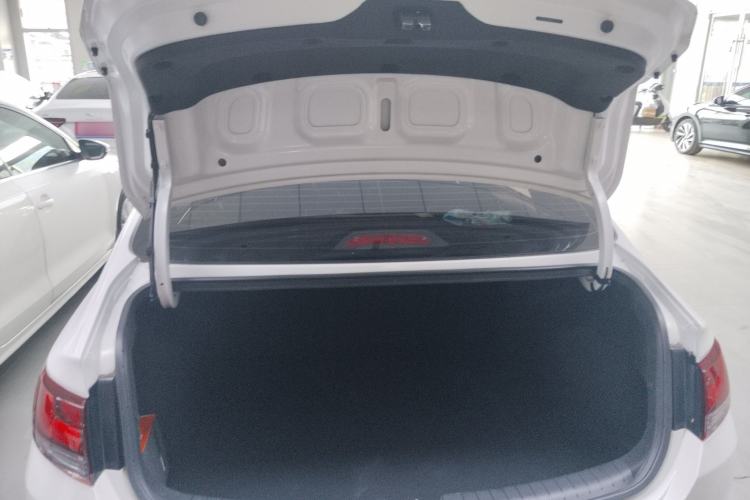 Used Hyundai Celesta 2017 1.6L Automatic Enjoyment Version GLS
