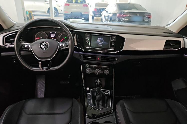 Used Volkswagen Tayron 2019 Teramont Edition 280TSI Two-Wheel Drive Luxury Model China VI Standard Center Console