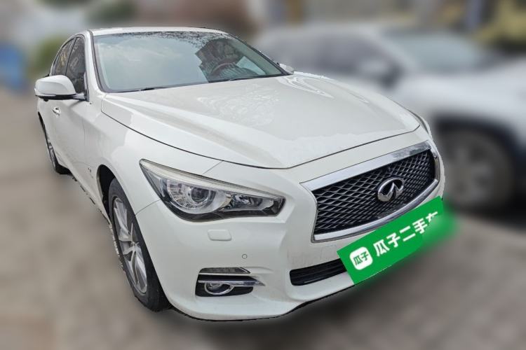 Used Infiniti Q50L 2016 2.0T Enjoyment Edition Front Right 45 Deg