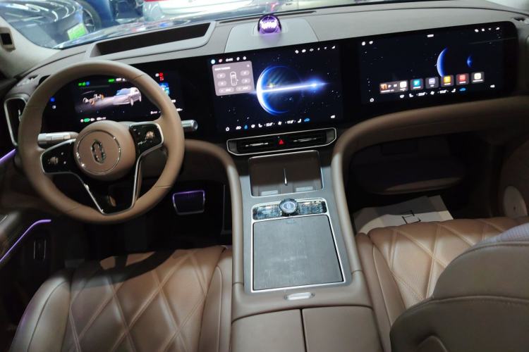 Used Hima AITO M9 2025 Pure Electric Ultra Version 100 kWh 6-Seater Model Center Console