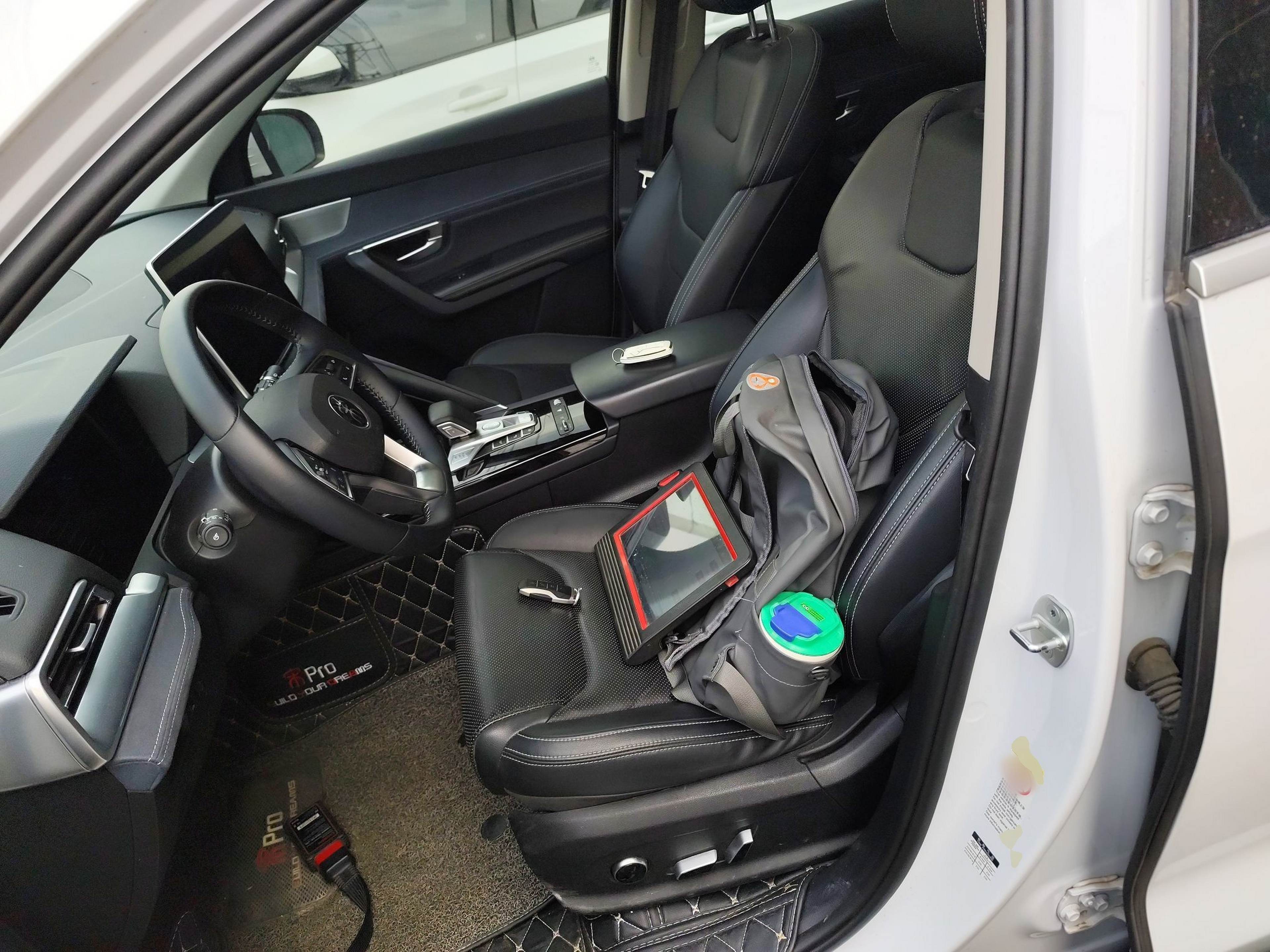 Переднее сиденье в автомобиле