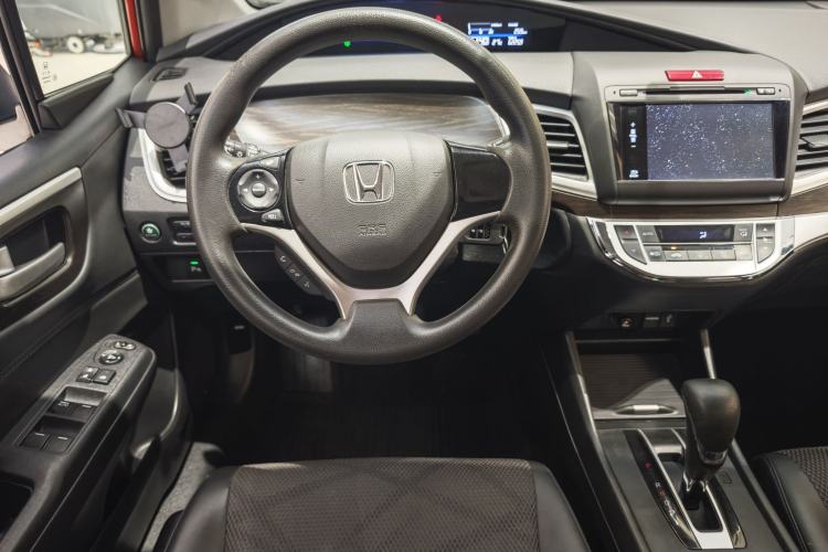Used Honda Jade 2013 1.8L automatic Comfort version 5 seats Interior 1