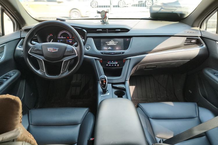 Used Cadillac XT5 2018 28E Four-Wheel Drive Tech Version Center Console