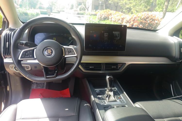 Used BYD Tang 2019 2.0T Automatic SmartConnect Luxury 7-Seater China VI Standard Center Console