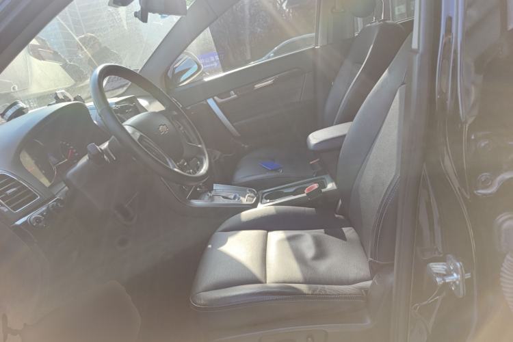 Used Chevrolet Captiva 2015 2.4L 4x4 Flagship Edition 7-Seater