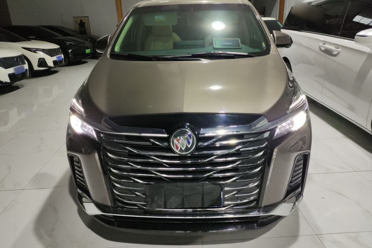 Used Buick GL8 2023 Facelifted Land Cruiser Executive Luxury Version
