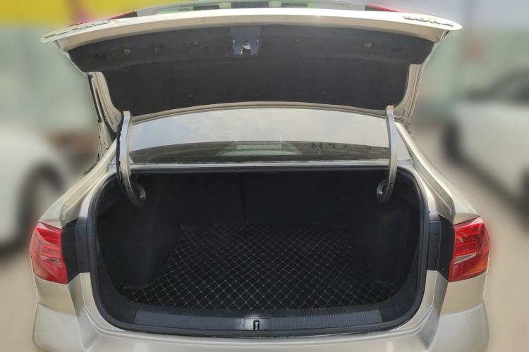 Used Volkswagen Bora 2016 1.6L Automatic Comfort Model Trunk