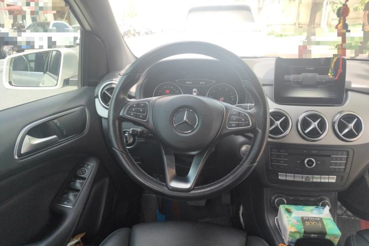 Used Mercedes-Benz B-Class 2017 B 200 Sport Edition Steering Wheel