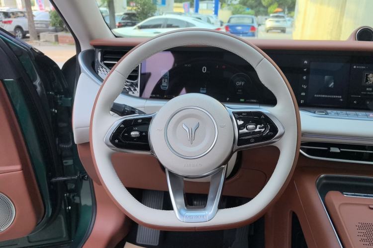 Used VOYAH FREE 2024 Ultra-Long Range Intelligent Driving Version Steering Wheel