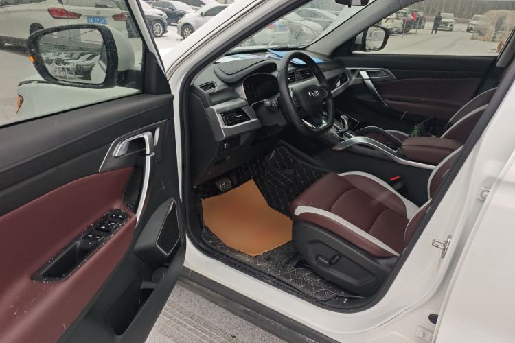 Used Geely Auto Emgrand X7 Sport 2022 1.8TD DCT Zhiya Trim