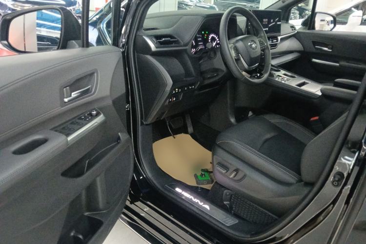 Used Toyota SIENNA 2024 2.5L Hybrid Prestige Deluxe Edition