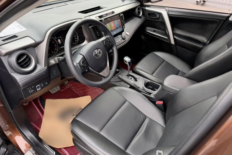 Used Toyota RAV4 2019 2.0L CVT Two-Wheel Drive Fashion X Limited Edition China V Standard
