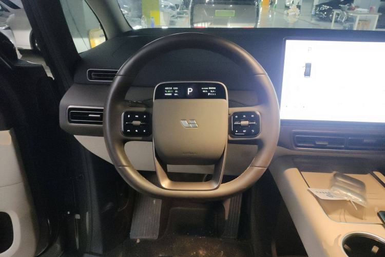 Used Li Auto MEGA 2024 Ultra Model
