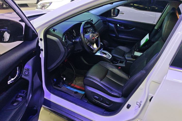 Used Nissan X-Trail 2019 2.0L CVT Smart Connect Comfort Edition 2WD
