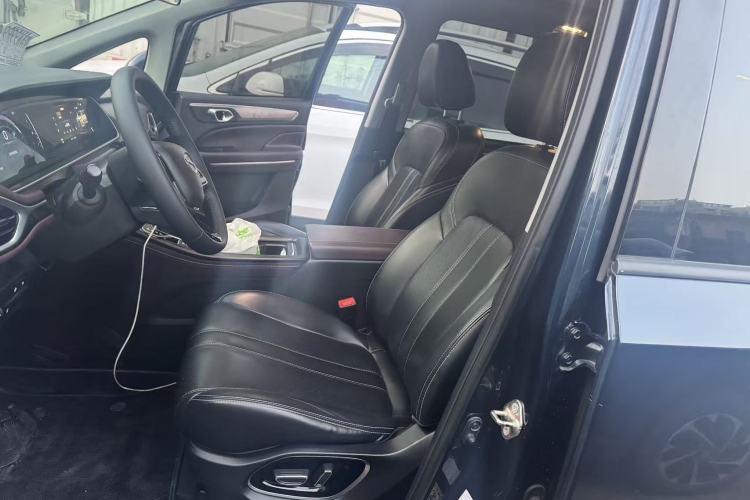 Used GAC Trumpchi M6 2021 270T DCT Luxury Edition (7-seater) Left Front Seat