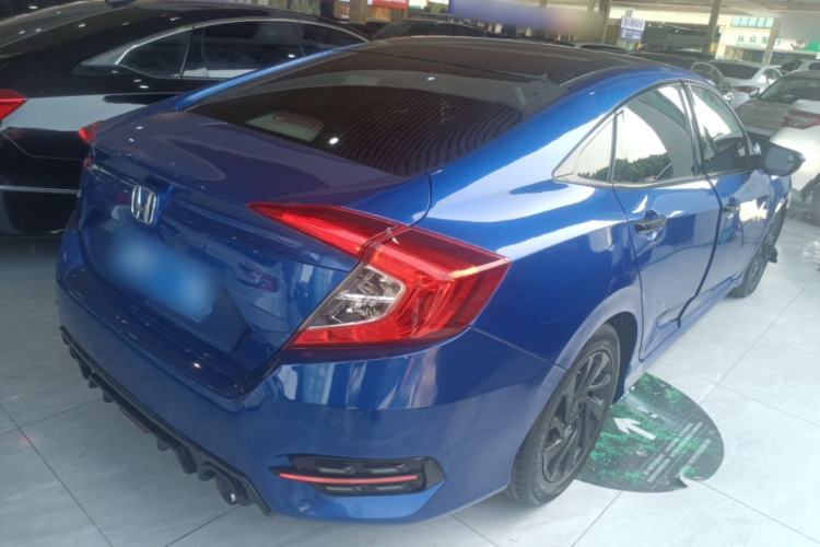 Used Honda Civic 2016 220TURBO CVT Luxury Edition Rear Right 45 Deg