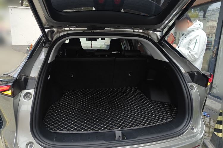 Used CHANGAN OSHAN Z6 2022 Blue Whale 1.5T DCT Luxury Model Trunk