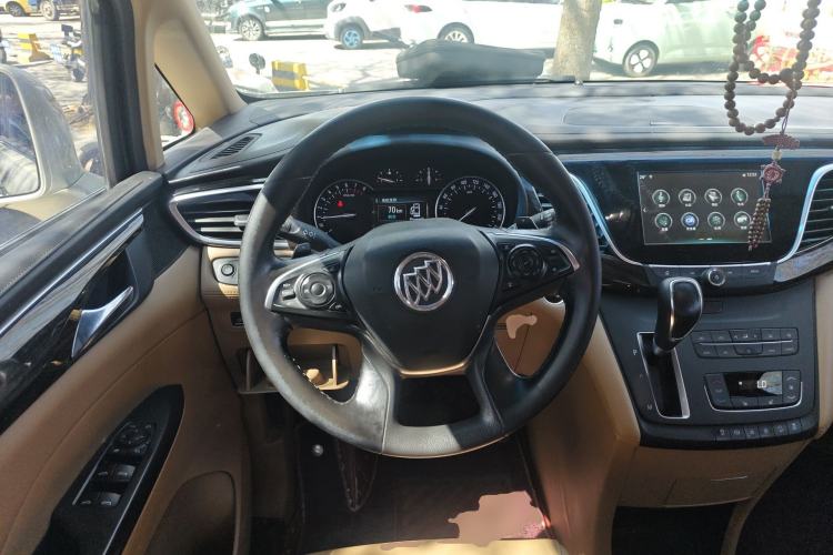 Used Buick GL8 2017 ES 28T Premium Version China V Standard Steering Wheel