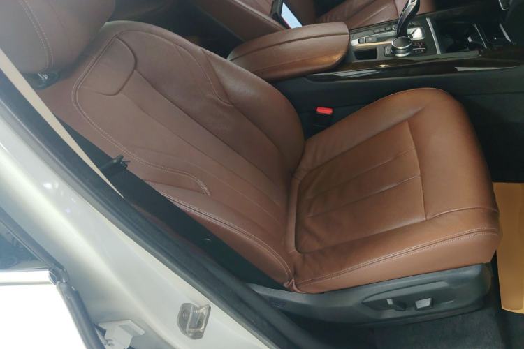 Used BMW X5 2017 xDrive28i Right Front Seat