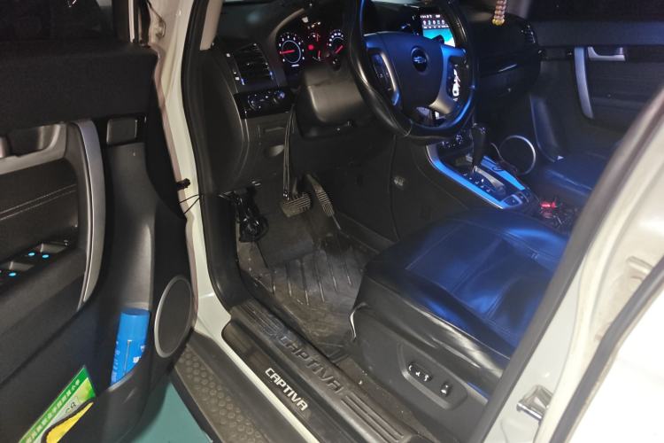 Used Chevrolet Captiva 2014 2.4L 4x4 Flagship Edition 7 Seats
