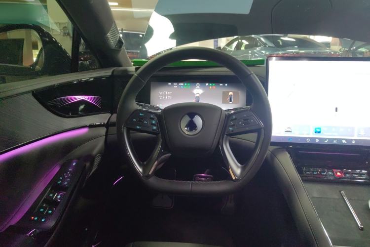 Used Denza Z9 2024 1100 km All-Wheel-Drive Ultra Version
