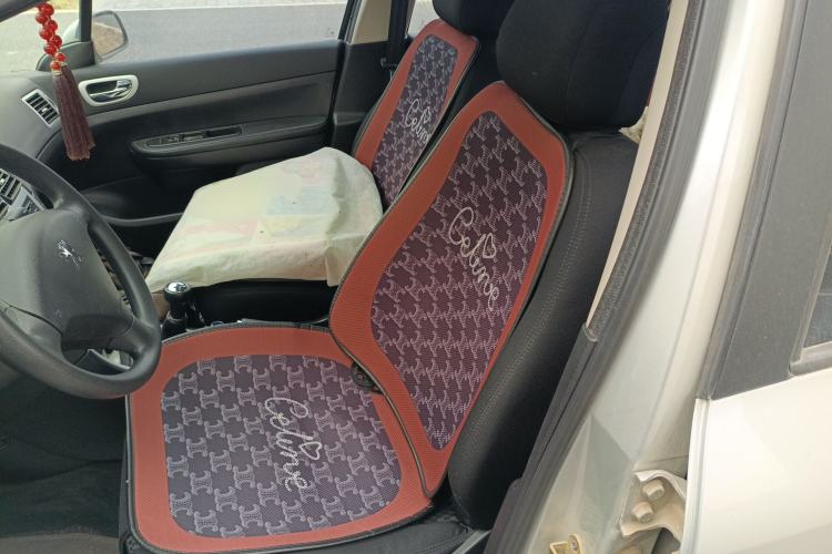 Used Peugeot 307 2012 Hatchback 1.6L Manual Comfort Edition
