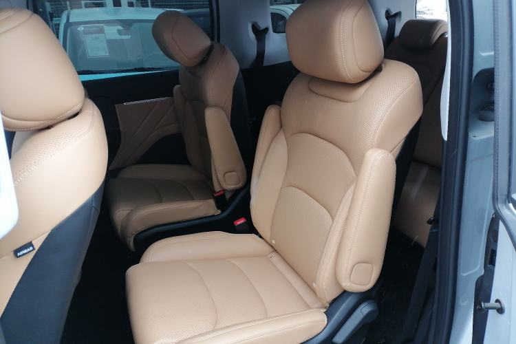Used Wuling Wuling Starlight 730 2025 Model Plug-in Hybrid 125km Luxury Edition