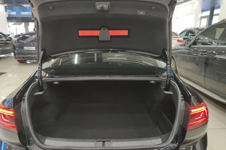 Used Volkswagen Magotan 2020 330TSI DSG Luxury Edition Trunk