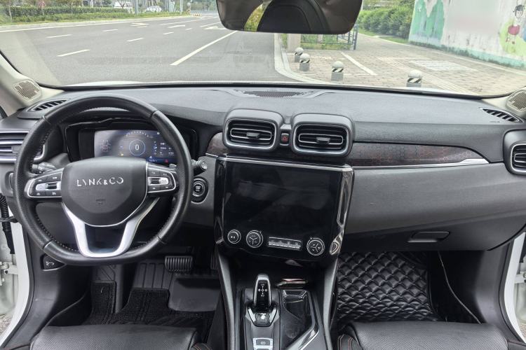 Used Lynk & Co 02 2018 1.5T DCT Two-Wheel Drive Pro Version China V Emission Standard
